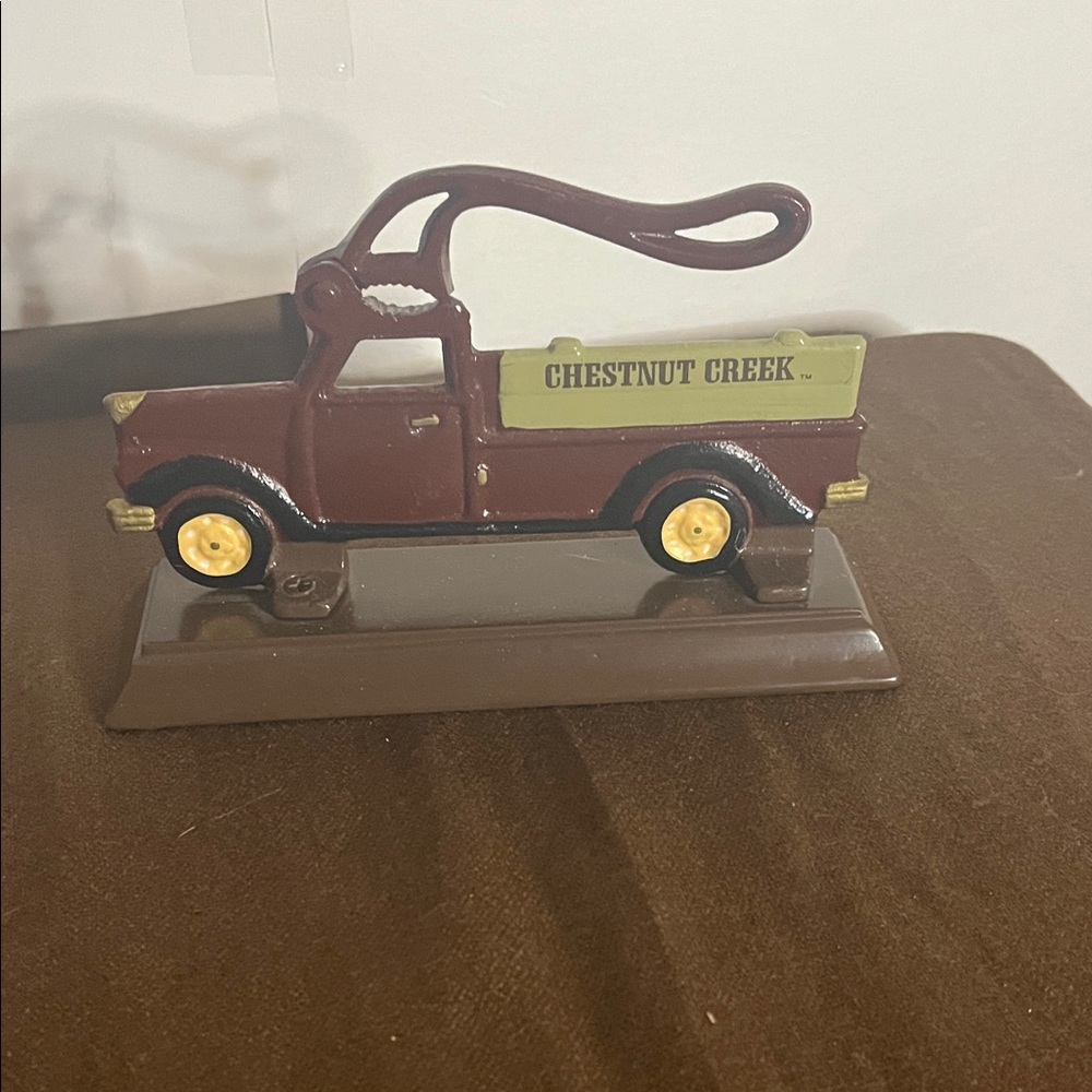 😄Cast iron nut cracker chestnut creek truck 2004